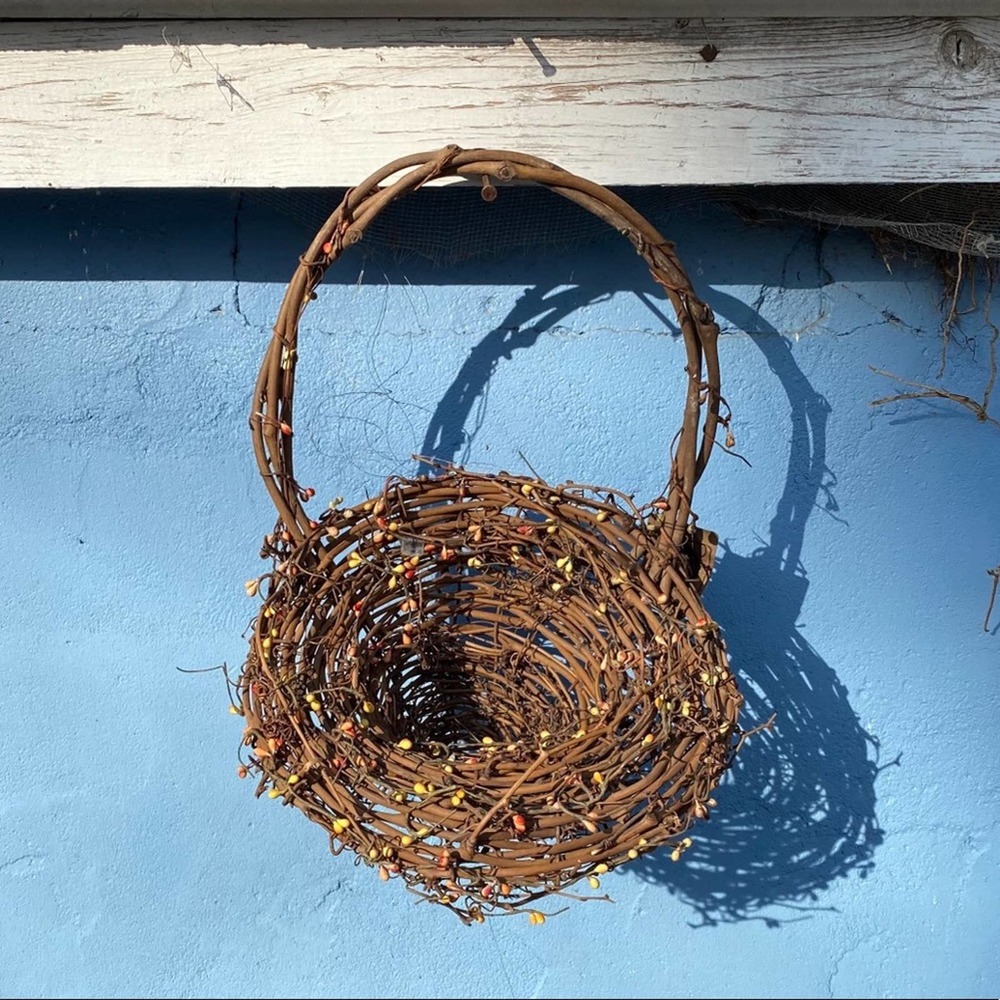 The Boyds Collection Vintage Funnel Shaped Hanging Grape Vine Basket - Picture 11 of 15